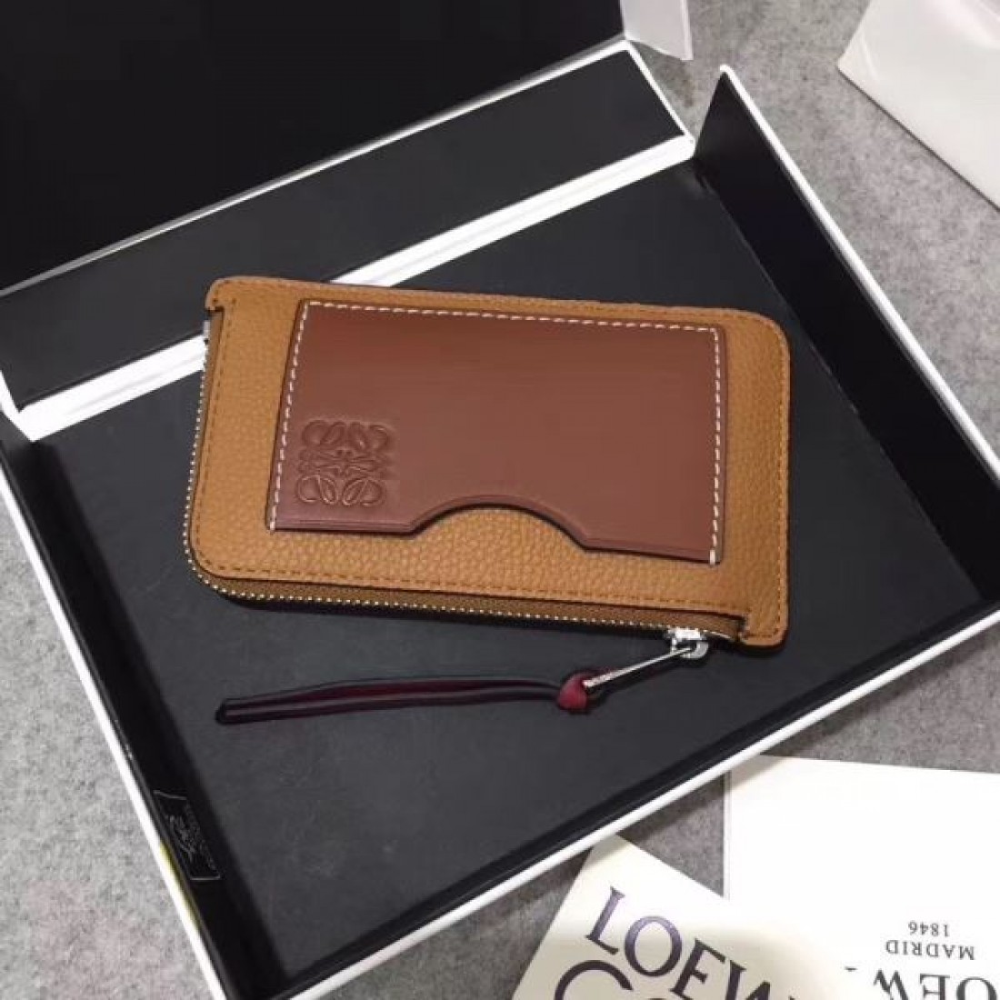 ロエベ コピー 上品で洗練された ロエベ コピー カードケース LOEWE 今季注目の新作