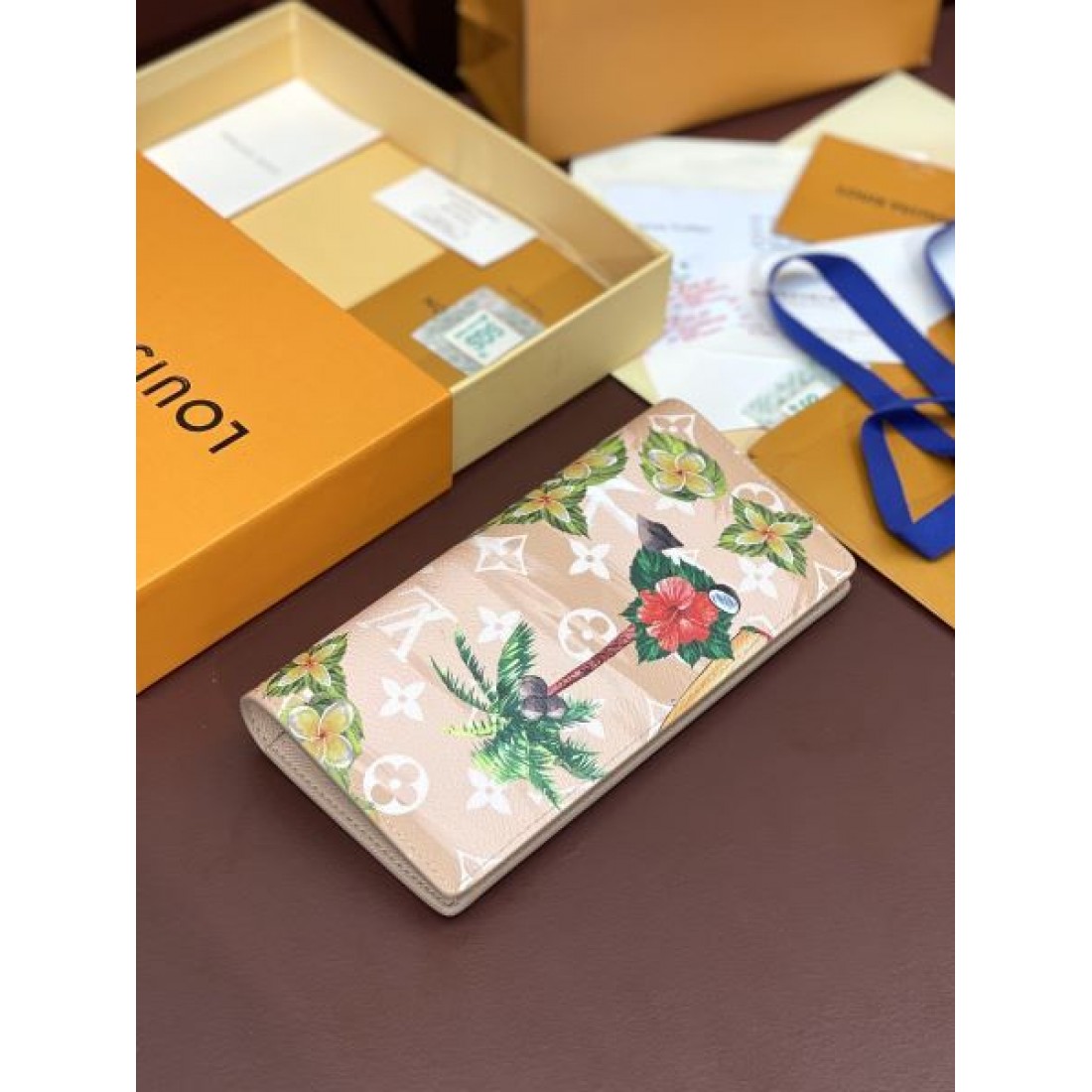 LOUIS VUITTON ルイヴィトン コピー 長財布 モダンで落ち着いた