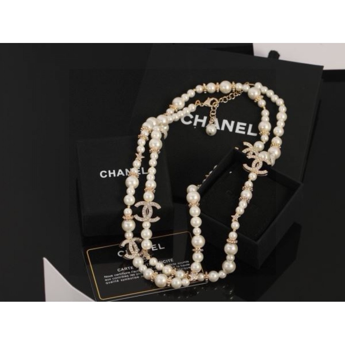 シャネル コピー ネックレス ロゴ 海外セレブが注目アイテム CHANEL