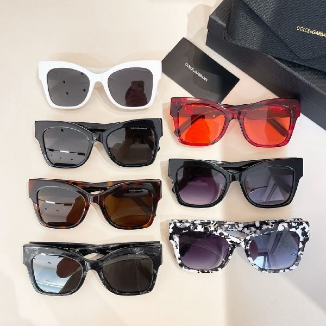 海外セレブ風コーデ DOLCE＆GABBANA ドルチェ＆ガッバーナ コピー サングラス 高級感漂うデザイン