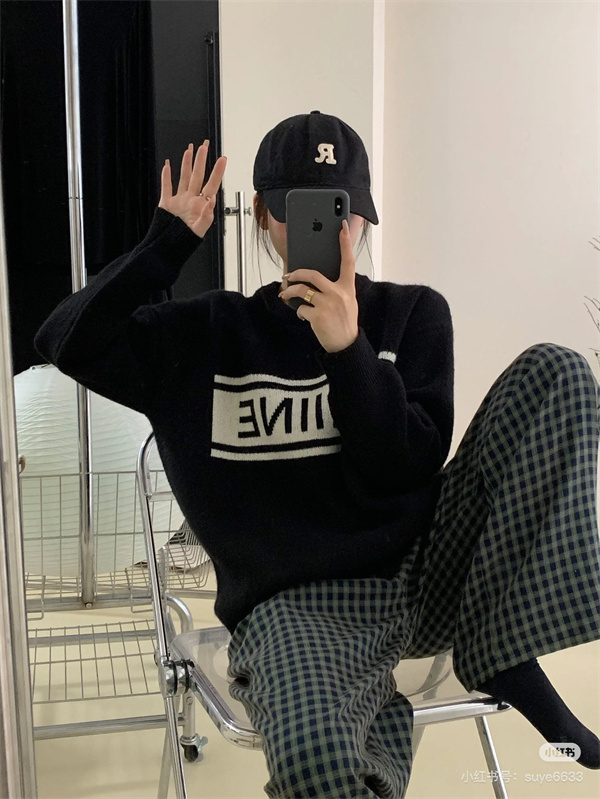  シンプルで洗練された雰囲気を演出する、セリーヌ コピー ニット