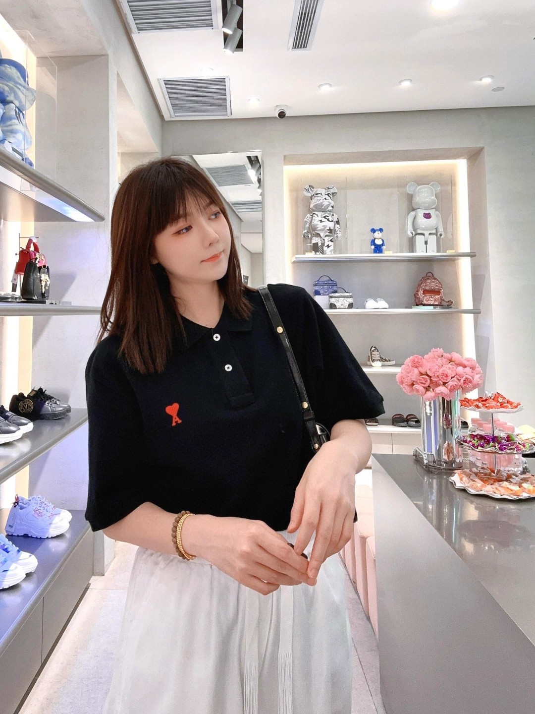 AMI ポロシャツ：シンプルで魅力的な日常ファッションアイテム