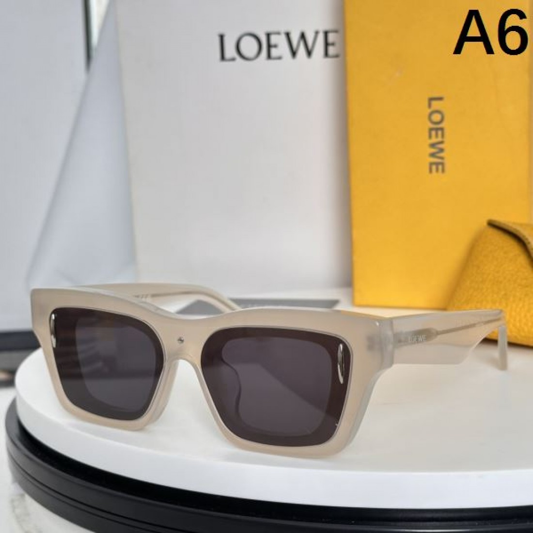スタイリッシュなスタイル LOEWE ロエベ コピー サングラス 一瞬で華やぐ