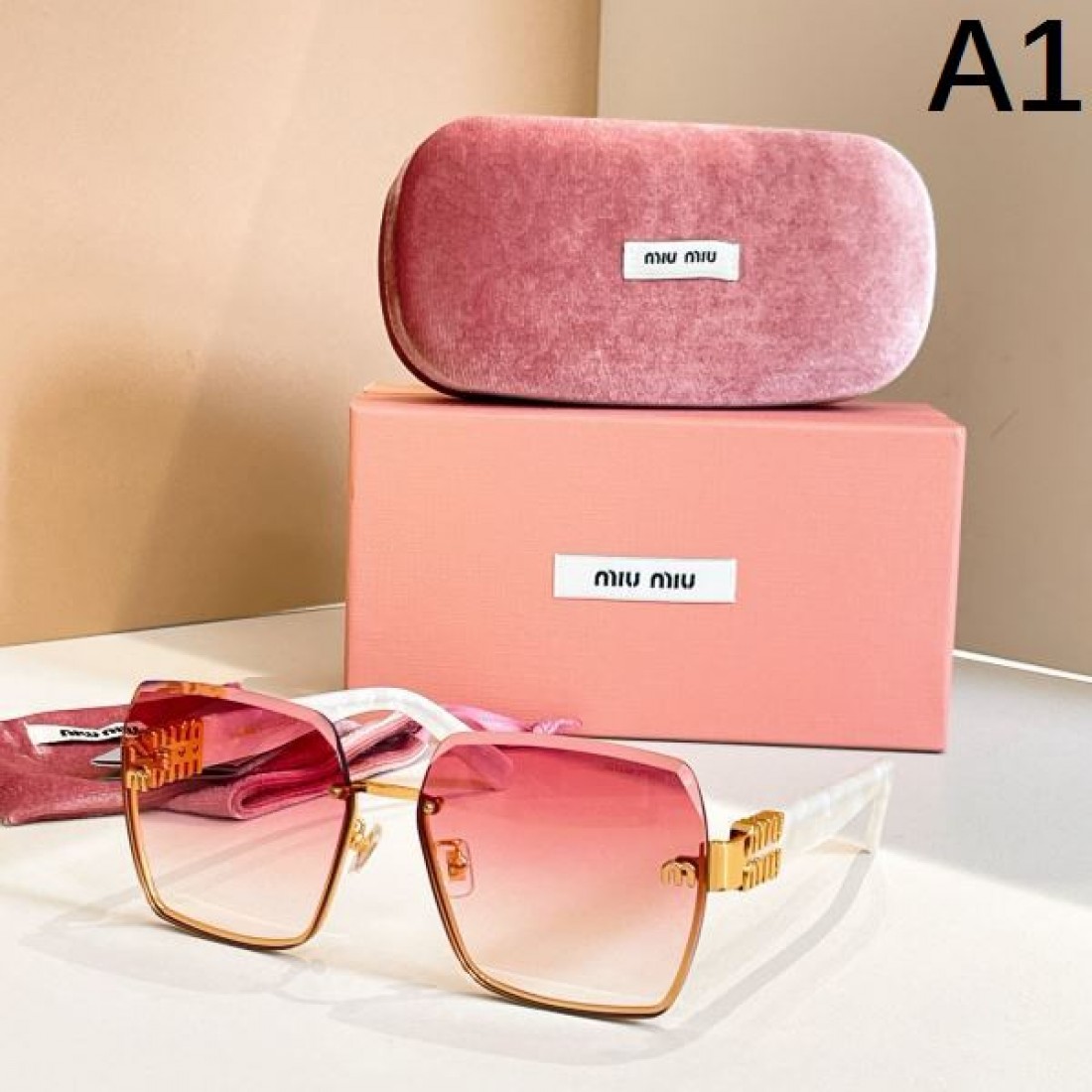 数量限定入荷 MIU MIU ミュウミュウ コピー サングラス 数量限定入荷