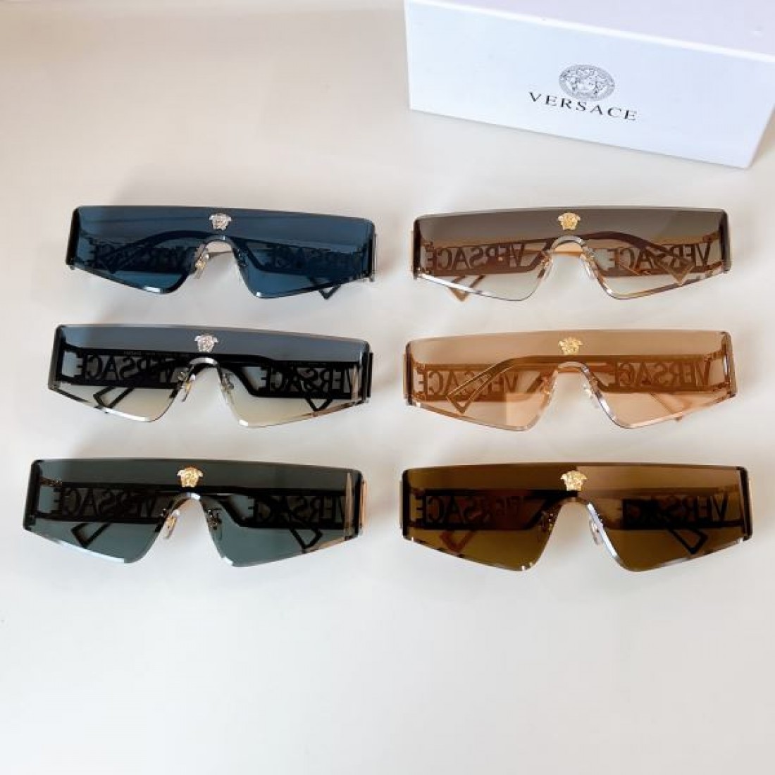 華麗 存在感のある VERSACE ヴェルサーチェ コピー サングラス 