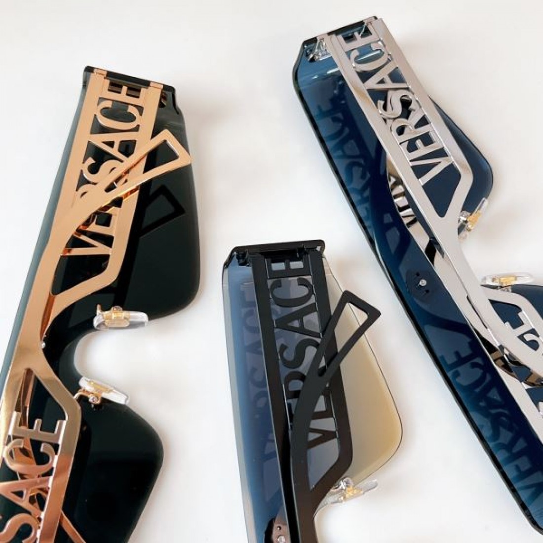 華麗 存在感のある VERSACE ヴェルサーチェ コピー サングラス 