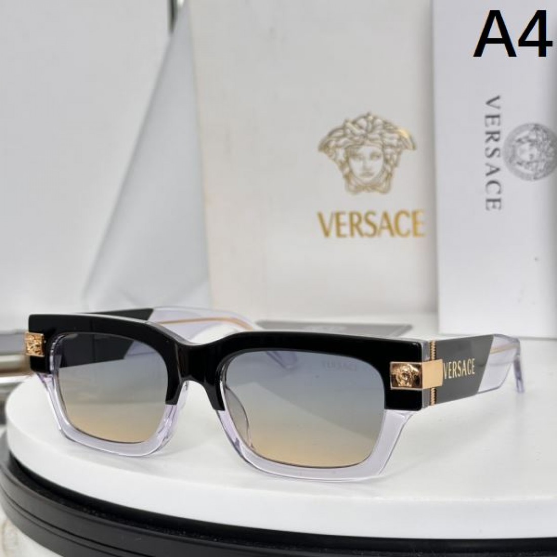 力強く洗練された スタイル ヴェルサーチェ コピー サングラス VERSACE