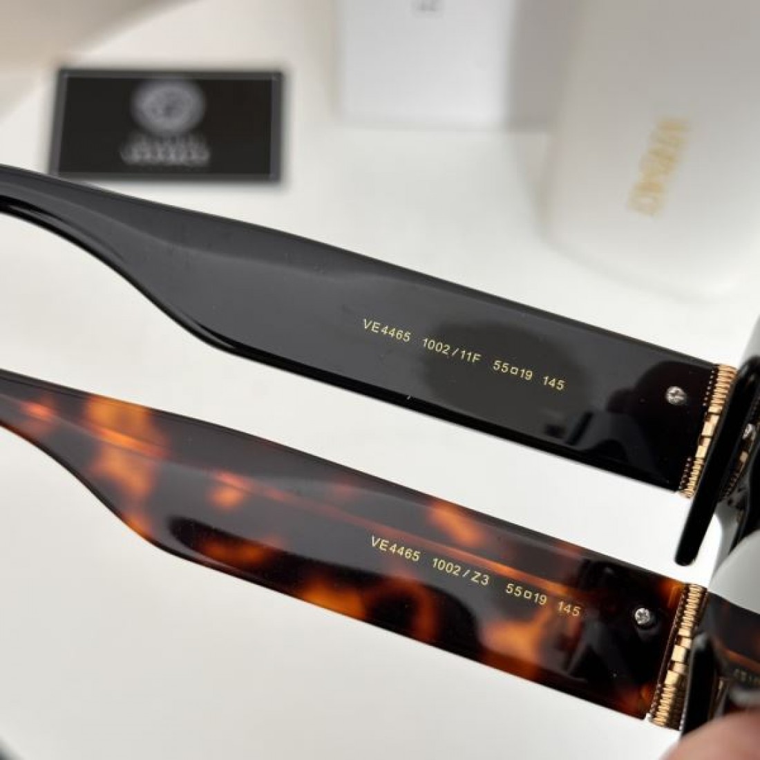 力強く洗練された スタイル ヴェルサーチェ コピー サングラス VERSACE