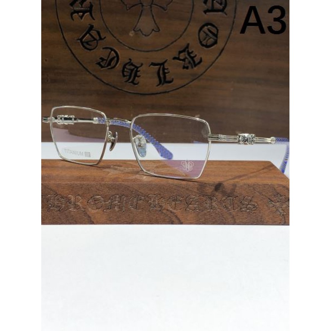 CHROME HEARTS 鮮烈 エッジィな クロムハーツ コピー 透明サングラス