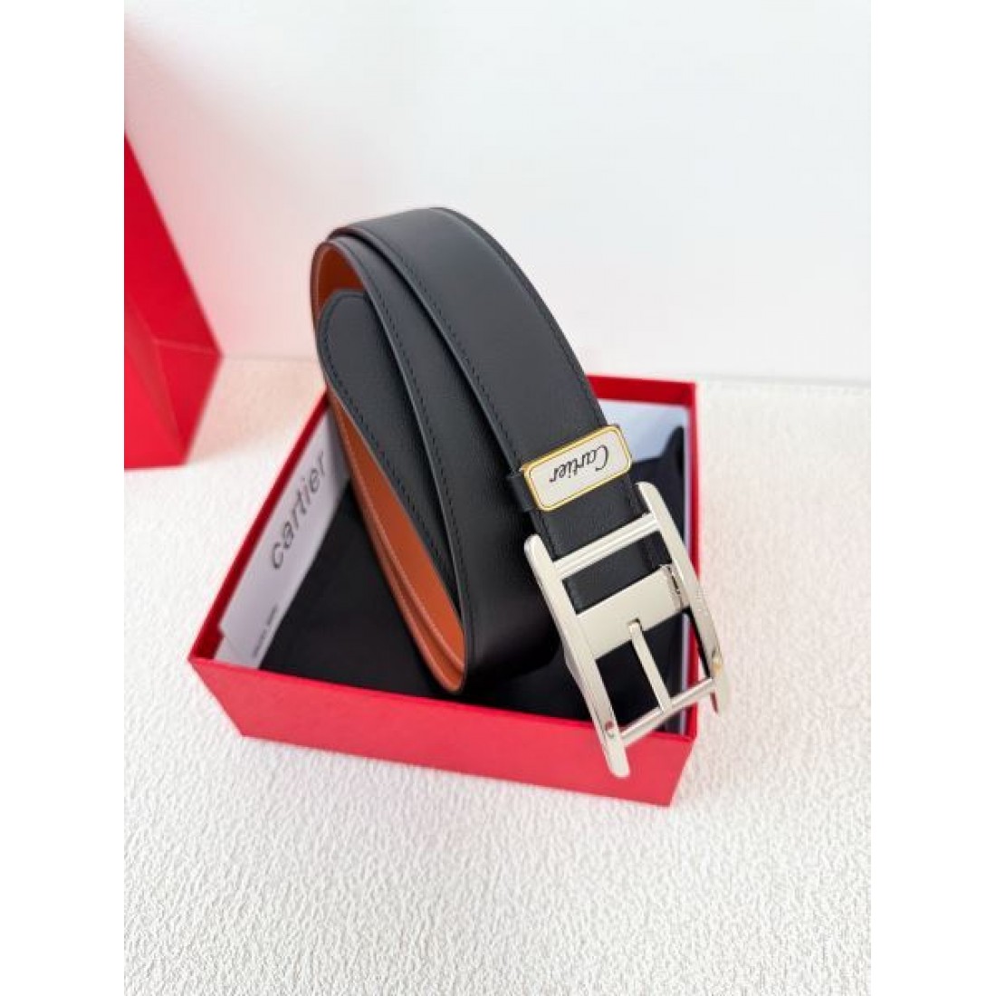CARTIER カルティエ　スーパーコピー ベルト ラグジュアリーで 精巧