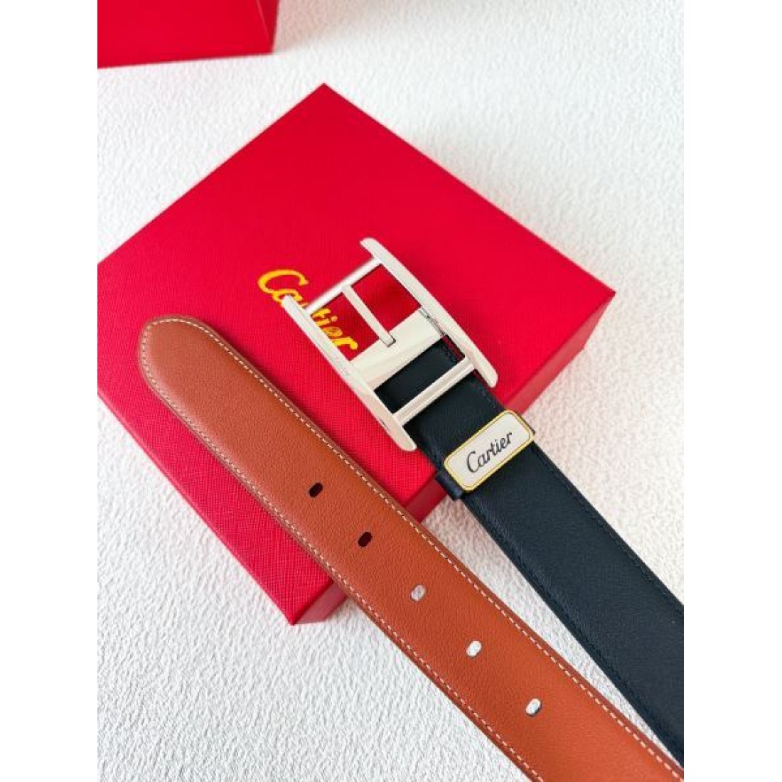 CARTIER カルティエ　スーパーコピー ベルト ラグジュアリーで 精巧