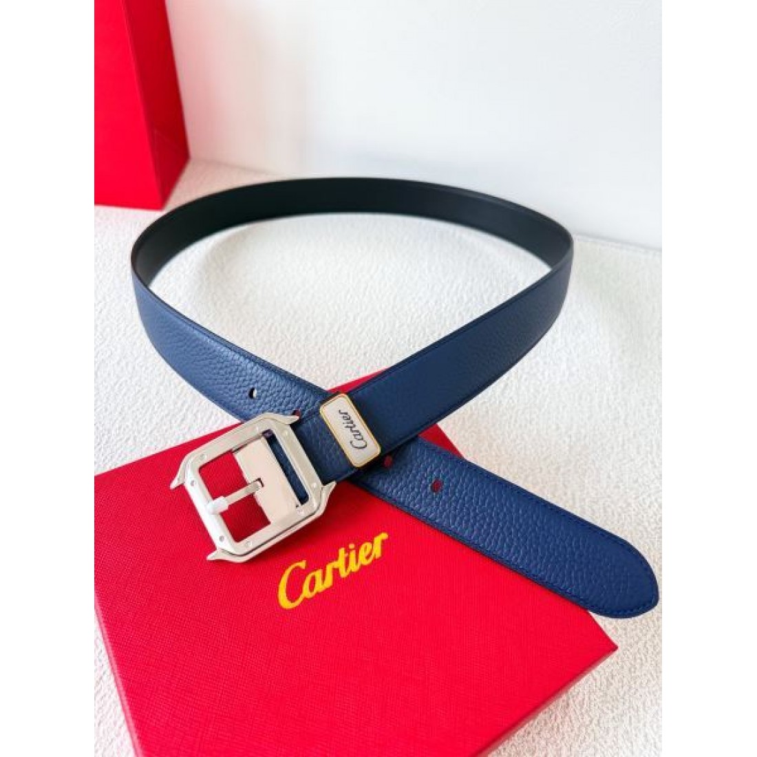 洗練された存在感 CARTIER カルティエ　スーパーコピー ベルト 大人の魅力