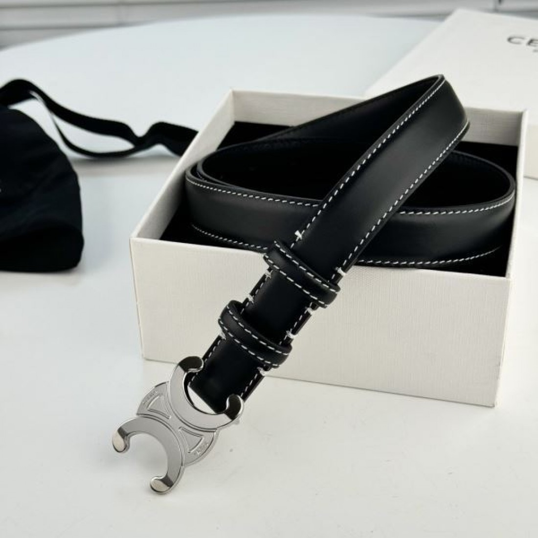 CELINE セリーヌ コピーベルト フェミニンで気品あるアクセント