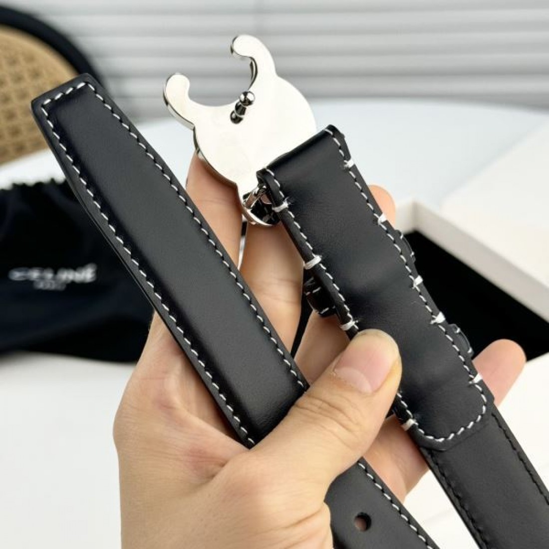 CELINE セリーヌ コピーベルト フェミニンで気品あるアクセント