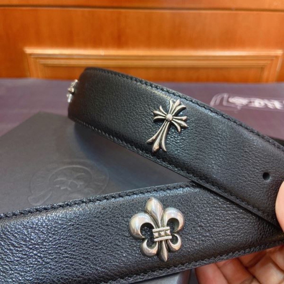 個性的な クロムハーツスーパーコピー ベルト CHROME HEARTS 斬新