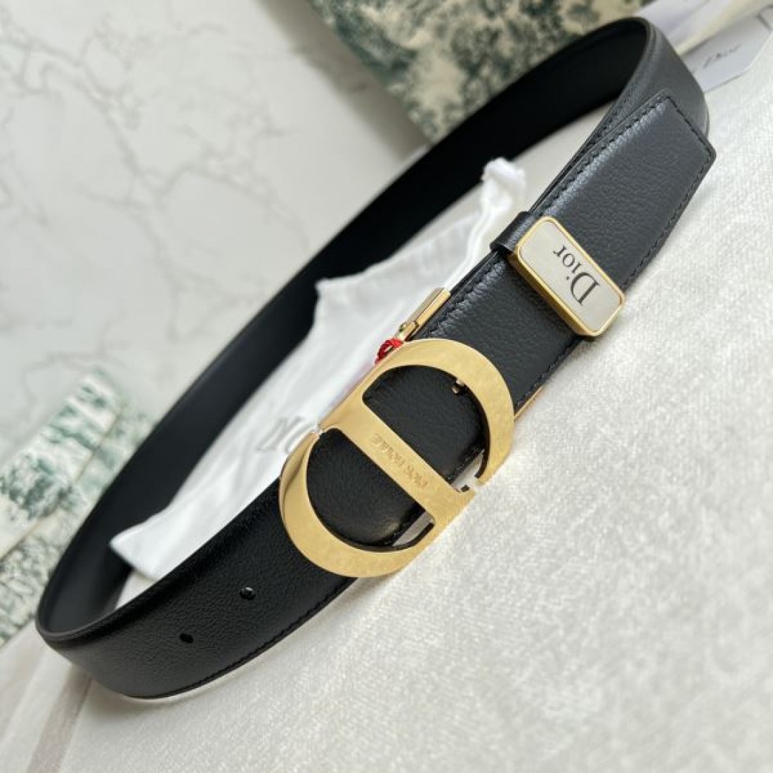ディオール スーパーコピー ベルト で上品 ラグジュアリーな DIOR