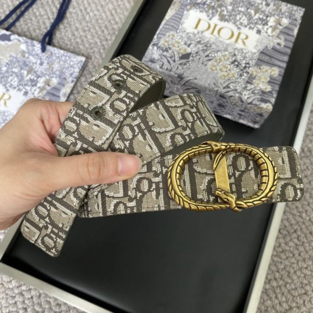 DIOR ディオール スーパーコピー ベルトスタイリッシュかつ 上品な印象