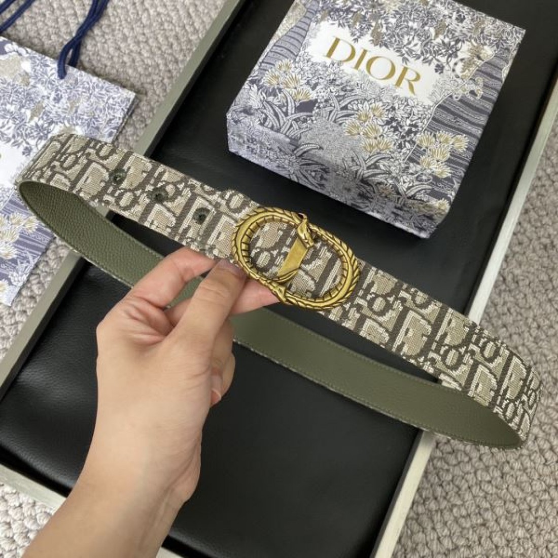 DIOR ディオール スーパーコピー ベルトスタイリッシュかつ 上品な印象