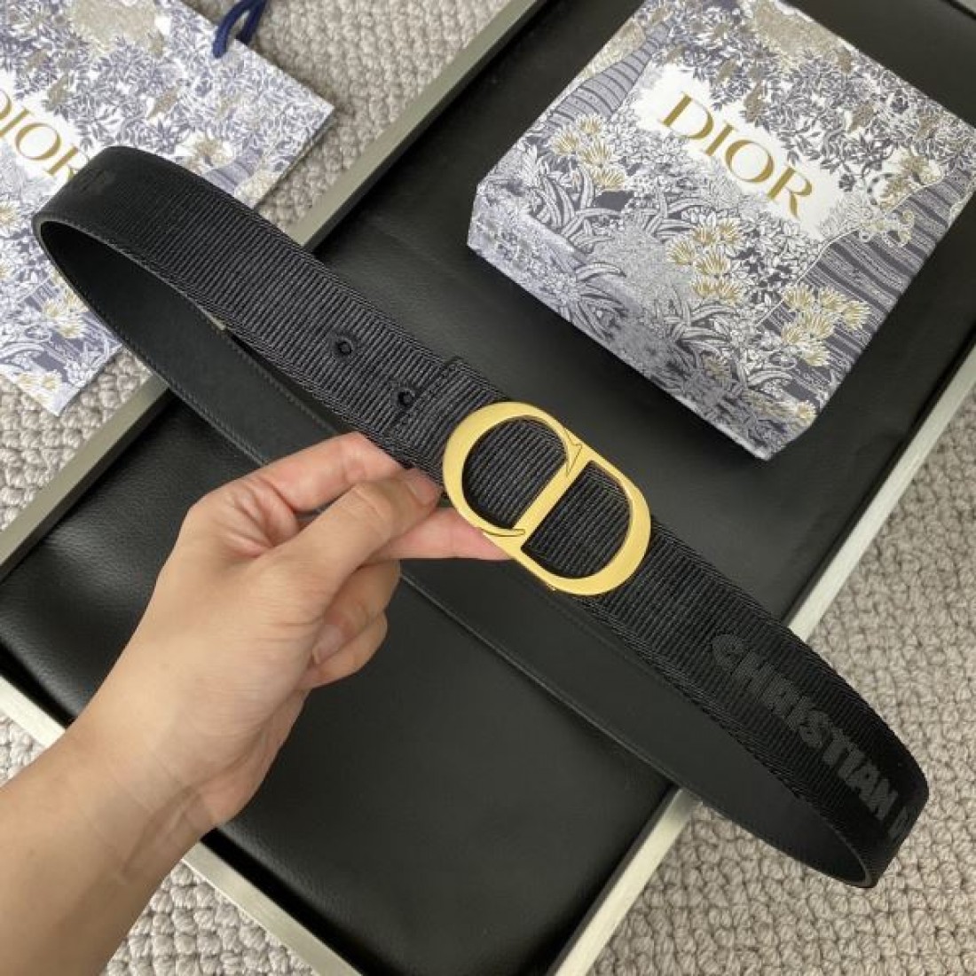 人気急上昇の DIOR ディオール スーパーコピー ベルト 魅力アップ