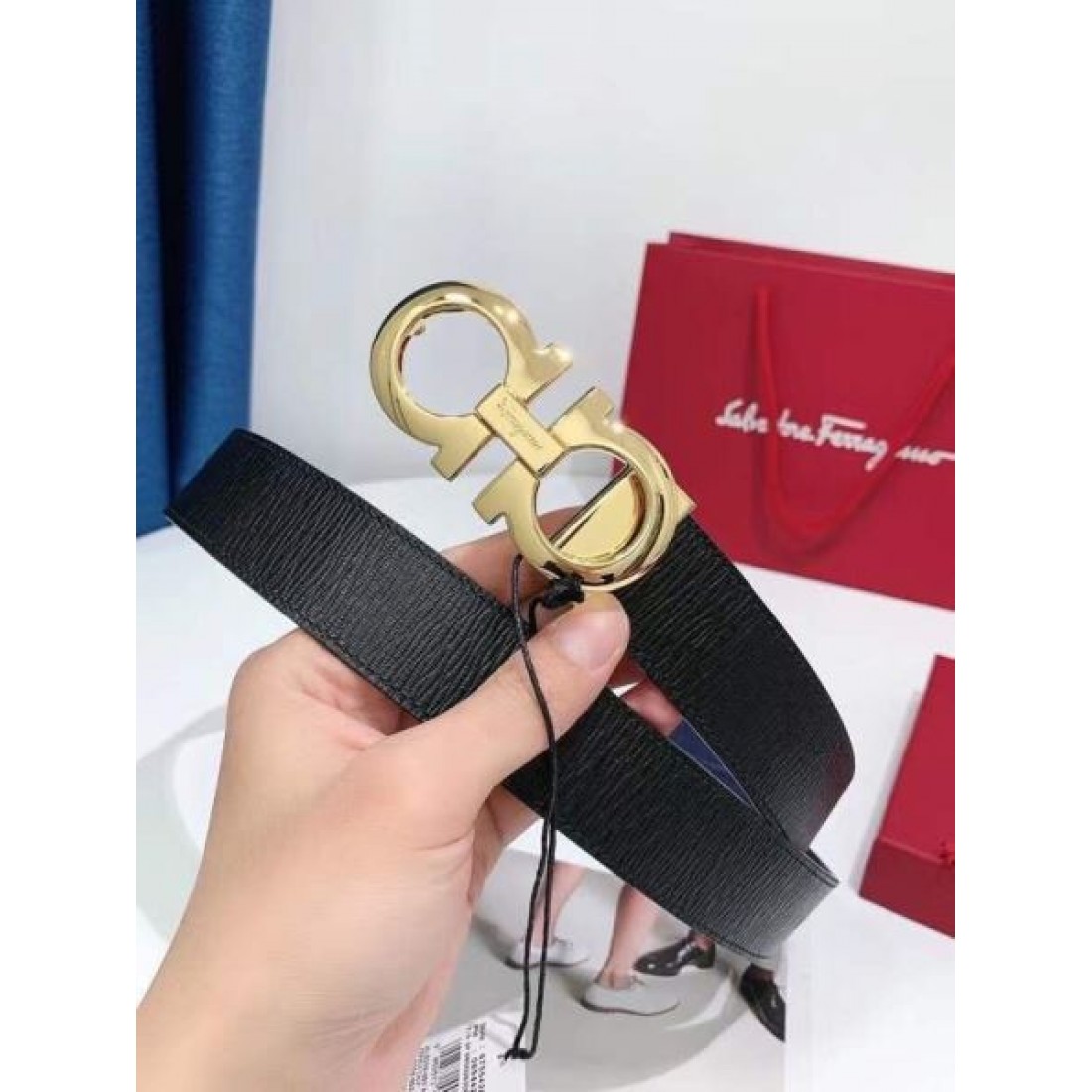 人気の FERRAGAMO サルヴァトーレ コピー ベルト でエレガントに