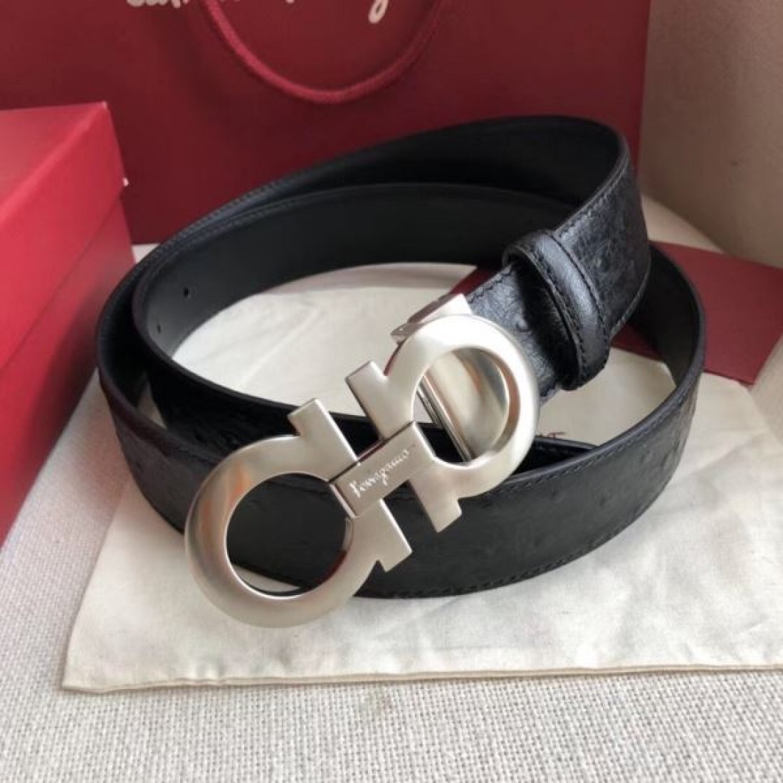 クラシカルな FERRAGAMO サルヴァトーレ コピー ベルト モダンな印象