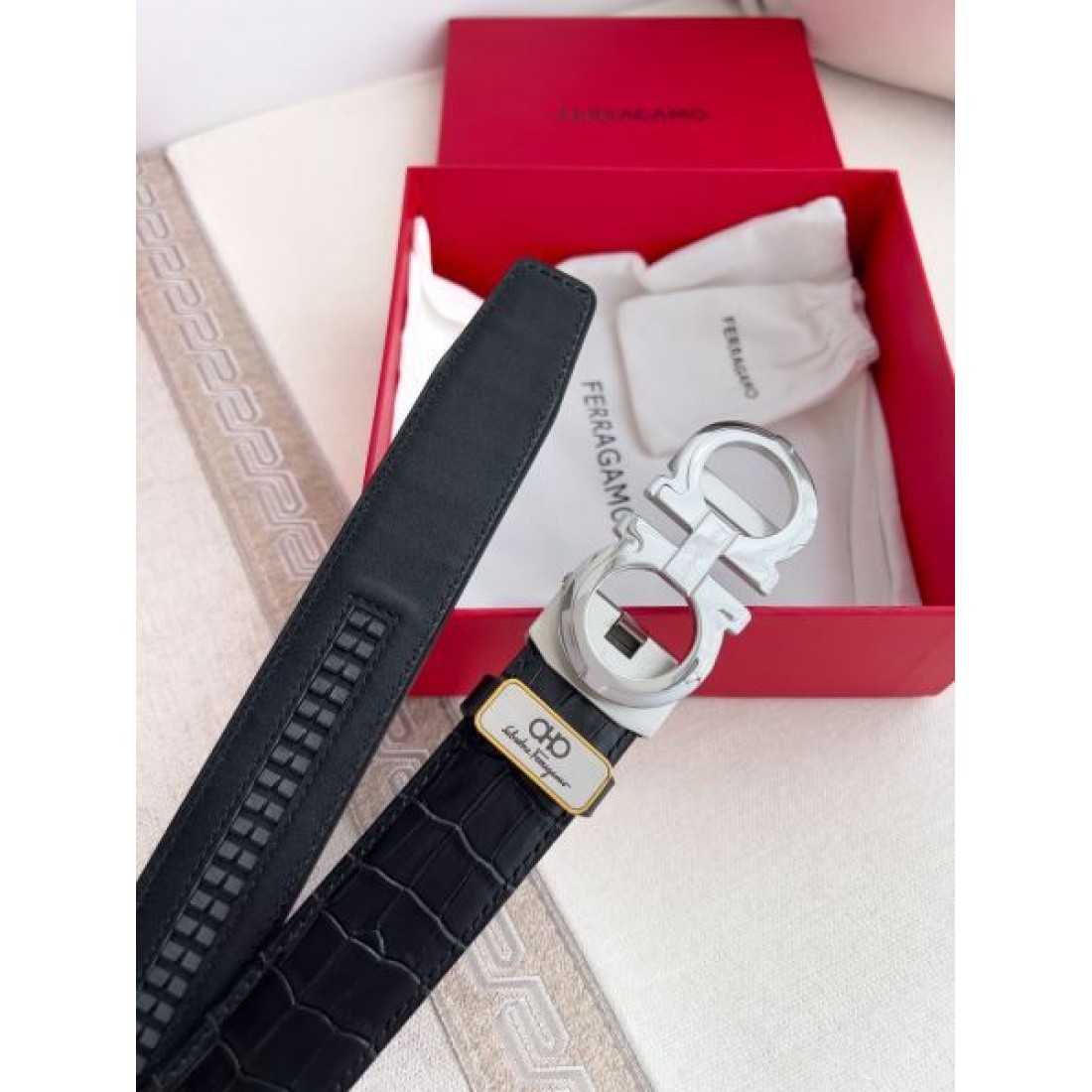 シンプルなデザインの FERRAGAMO サルヴァトーレ スーパー コピー ベルト 上品 