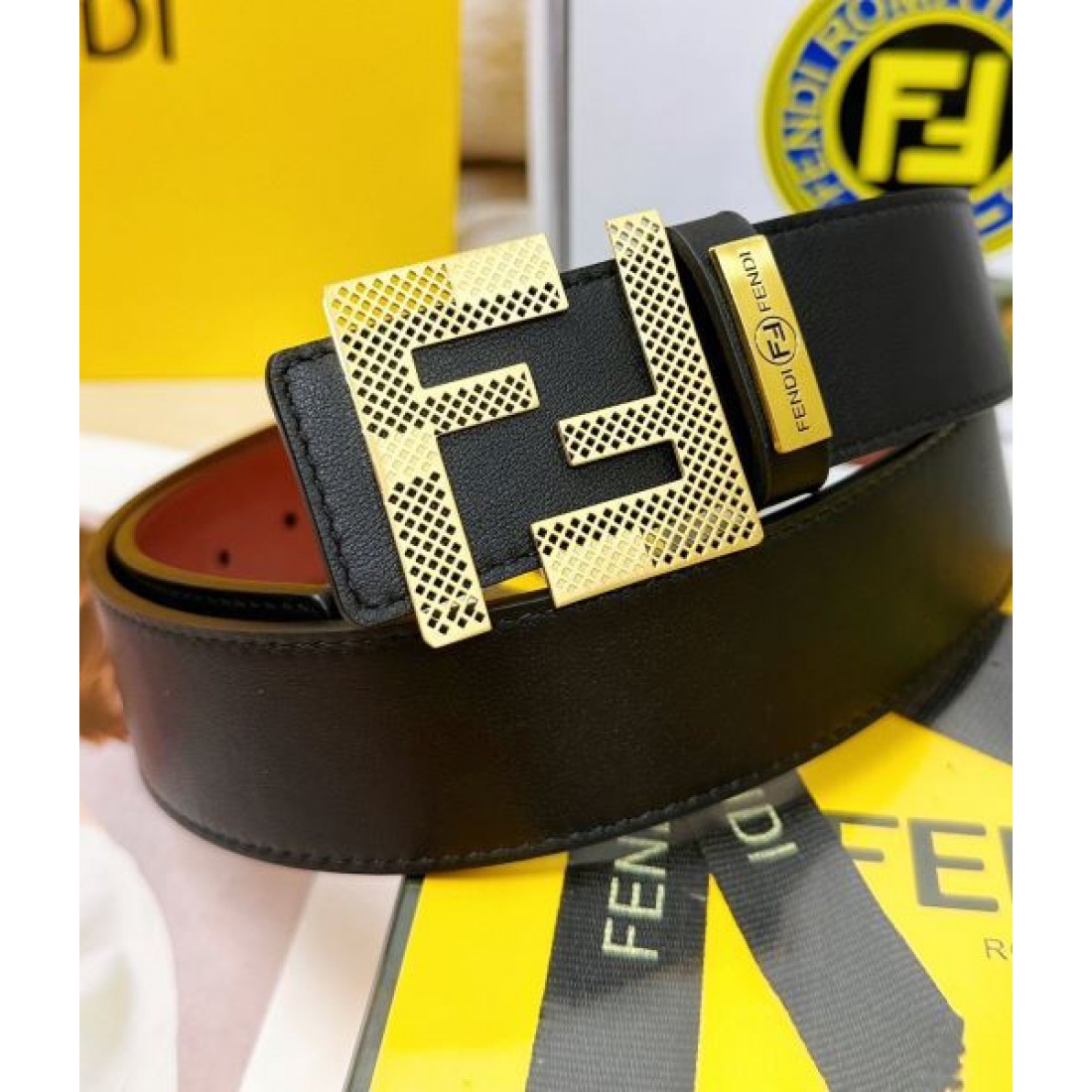 スタイリッシュ 大人っぽい雰囲気の FENDI フェンデイ コピー ベルト