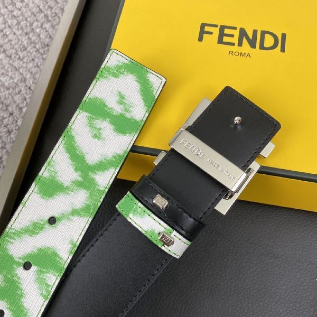 フェンデイ コピー ベルト 高級感 洗練された 上品な印象 FENDI