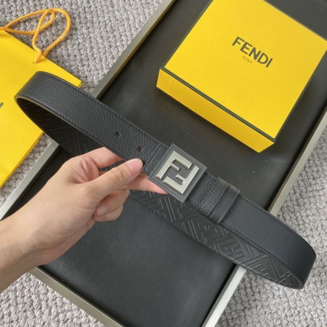 FENDI 存在感抜群 スタイリッシュ フェンデイ スーパー コピー ベルト