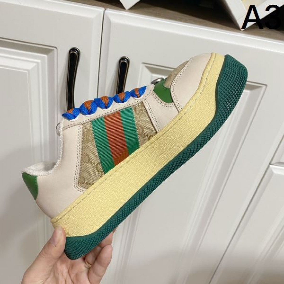 洗練された 高級感のある 上質な GUCCI グッチ スーパーコピー カジュアルシューズ