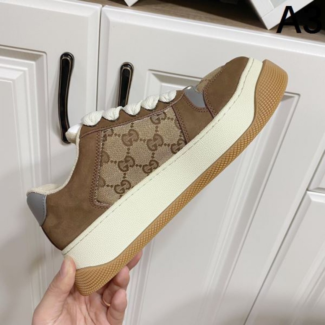 スタイリッシュな GUCCI グッチ コピー カジュアルシューズ 快適な 上質な