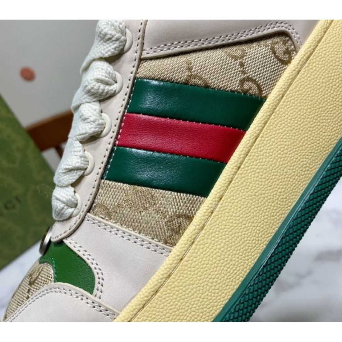 GUCCI グッチ コピー カジュアルシューズ 高品質な 軽量な かっこいい