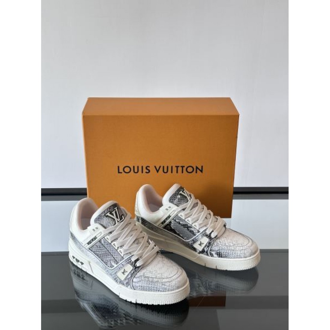 抜群 履き心地 ルイヴィトン スーパー コピー カジュアルシューズ LOUIS VUITTON