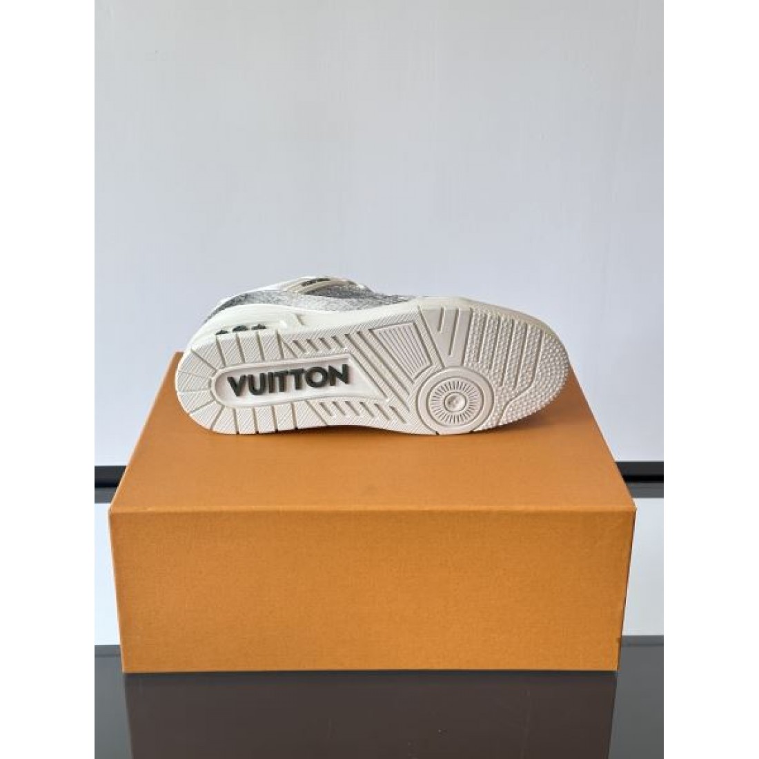 抜群 履き心地 ルイヴィトン スーパー コピー カジュアルシューズ LOUIS VUITTON