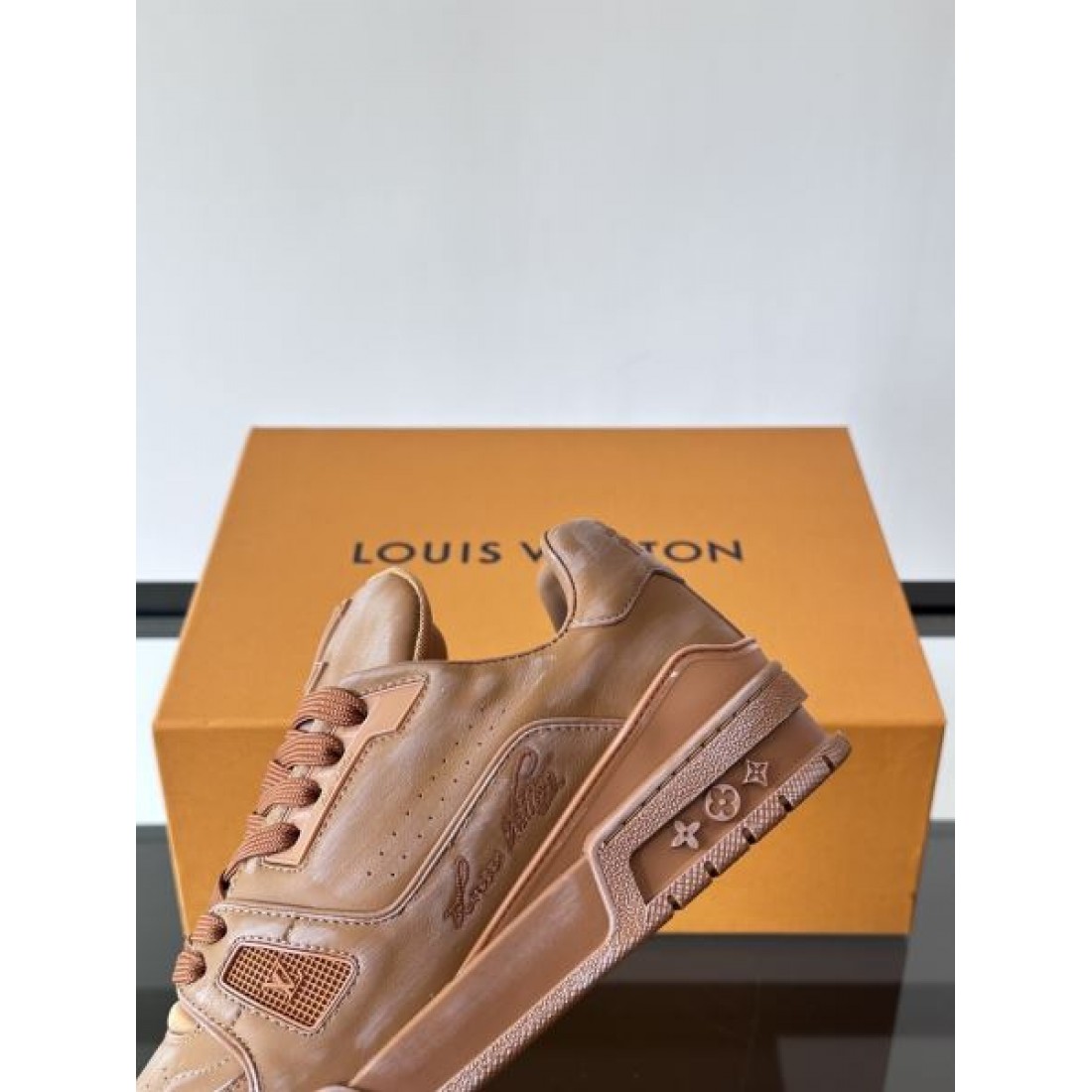 ルイヴィトン スーパー コピー カジュアルシューズ 洗練された 上品な LOUIS VUITTON