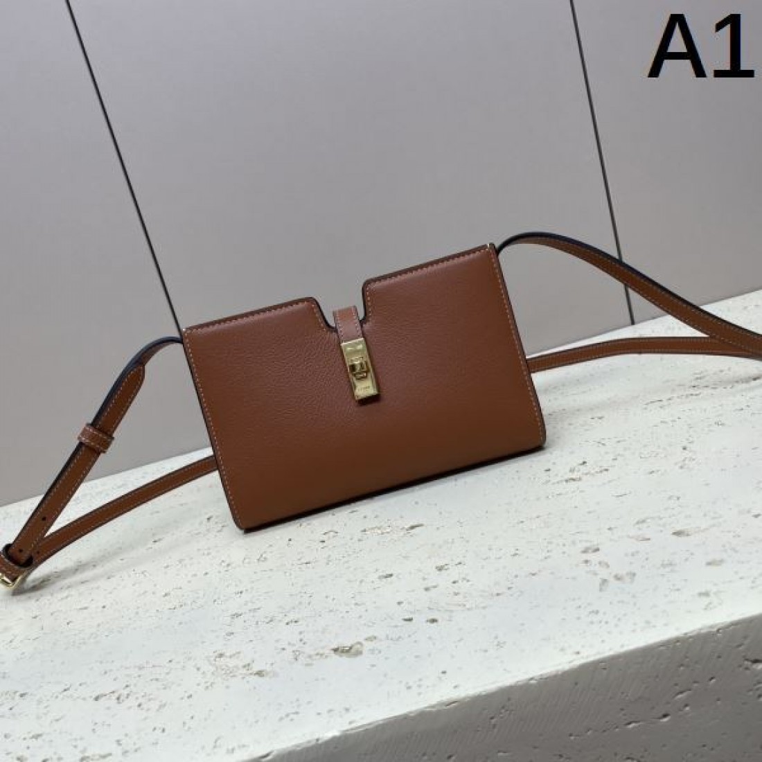 自分へのご褒美に CELINE セリーヌ コピー ショルダーバッグ ギフトにも最適