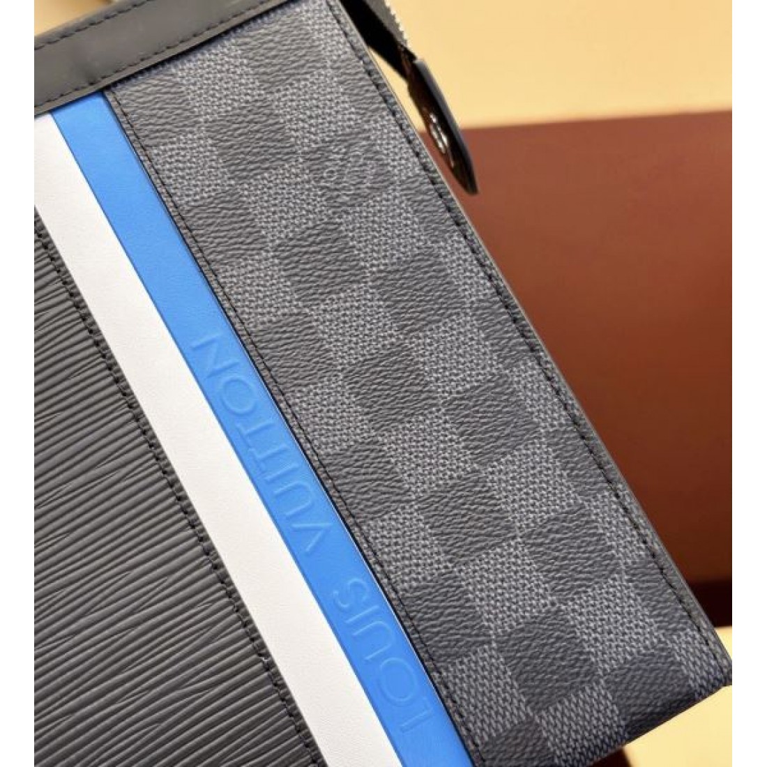 スマートで品格ある LOUIS VUITTON ルイヴィトン コピー クラッチバッグ