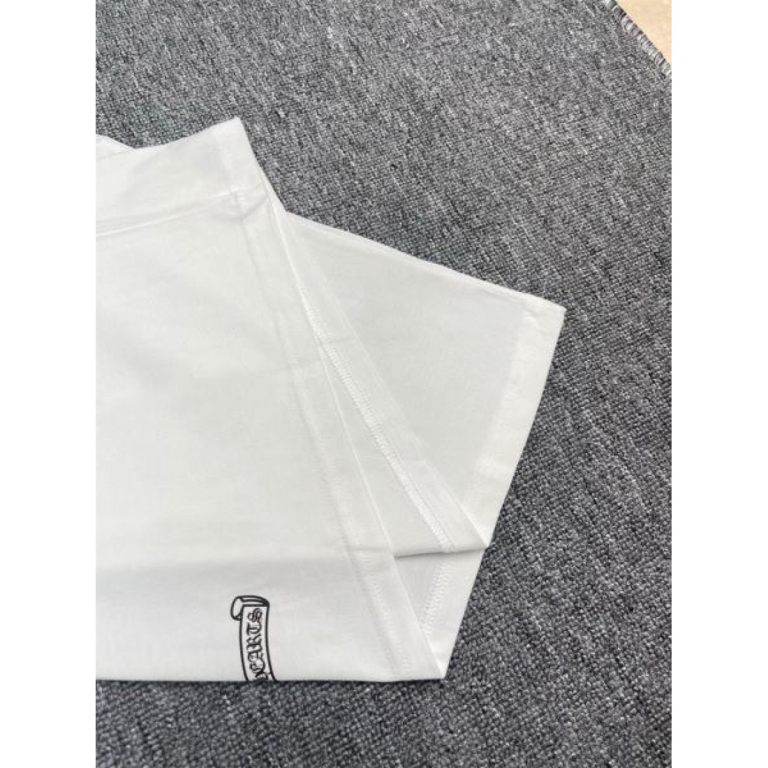 反骨精神あふれる CHROME HEARTS クロムハーツ スーパーコピー 半袖Tシャツ ストリート