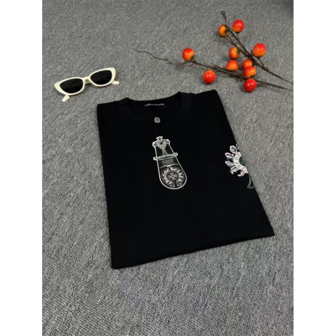 大胆で存在感のある CHROME HEARTS クロムハーツ スーパーコピー 半袖Tシャツ 自由な