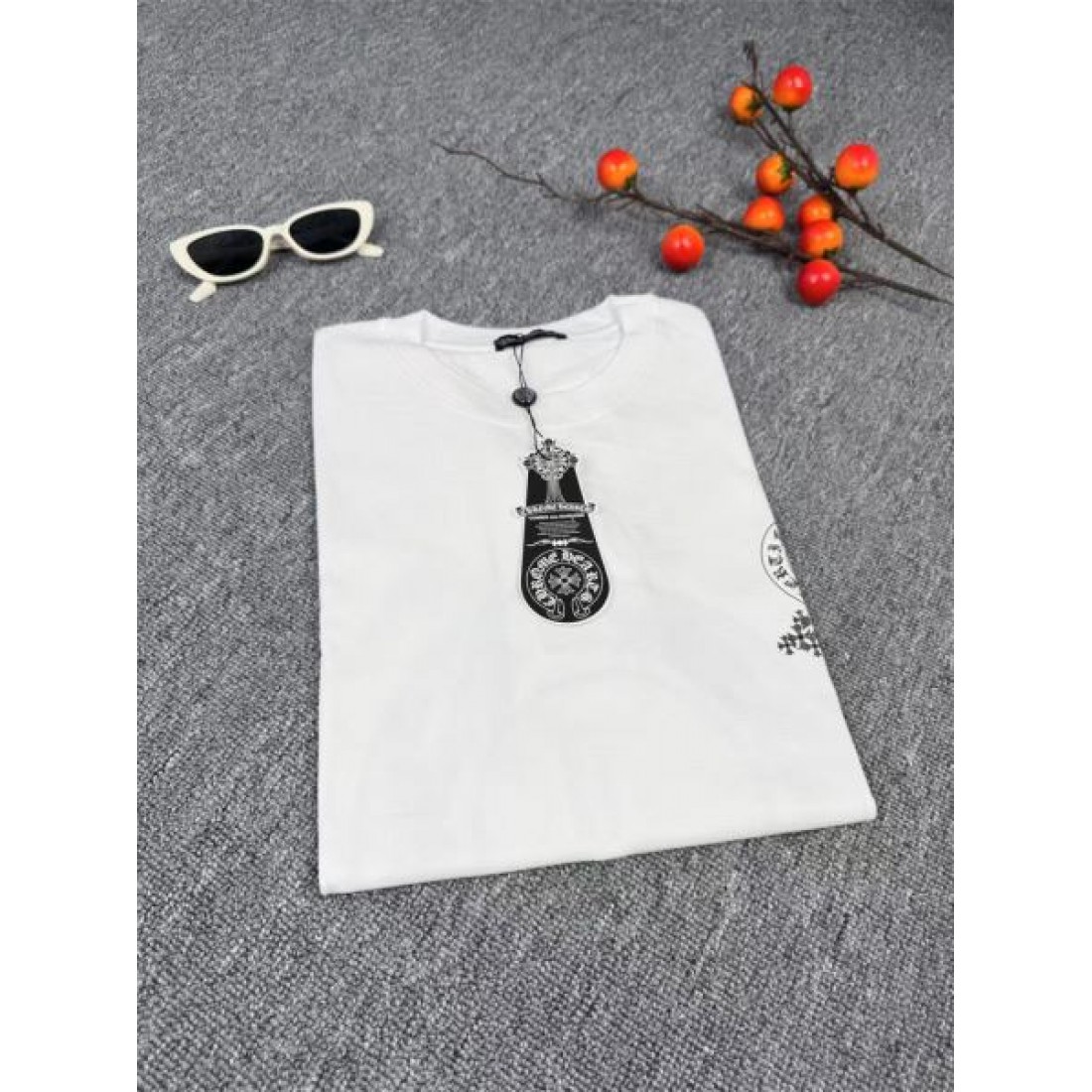 力強く個性的な CHROME HEARTS クロムハーツ 偽物 半袖Tシャツ 存在感