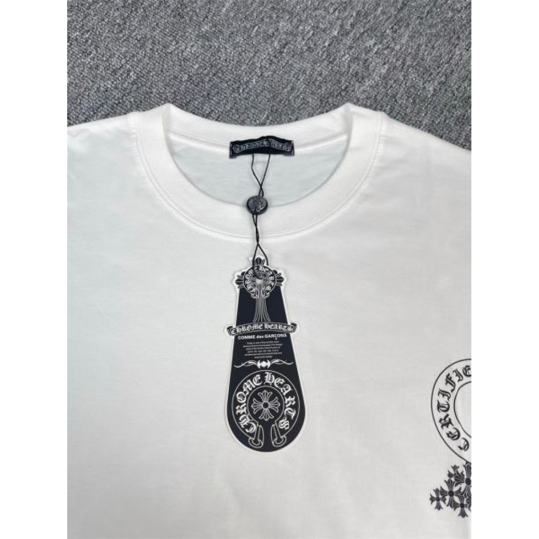 力強く個性的な CHROME HEARTS クロムハーツ 偽物 半袖Tシャツ 存在感