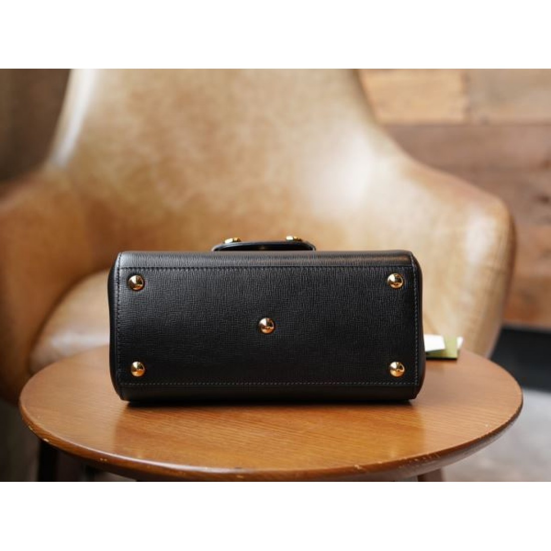 落ち着いた色合いと都会的な魅力漂う グッチ 偽物 トートバッグ GUCCI