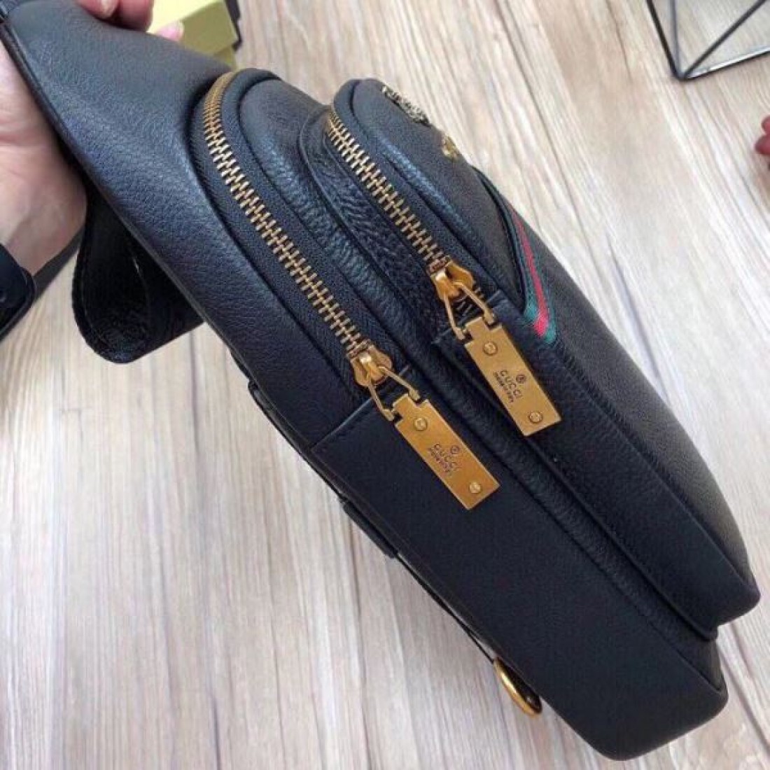 GUCCI グッチ コピー ウエストバッグ クラシックで洗練されたスタイル