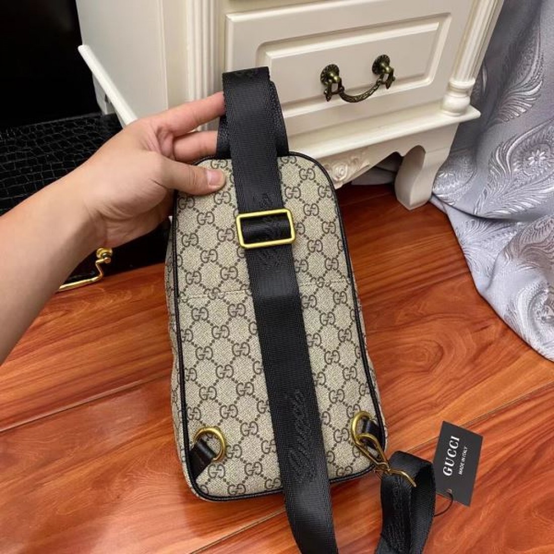 モダンで魅力的な GUCCI グッチ コピー ウエストバッグ 上質なデザイン