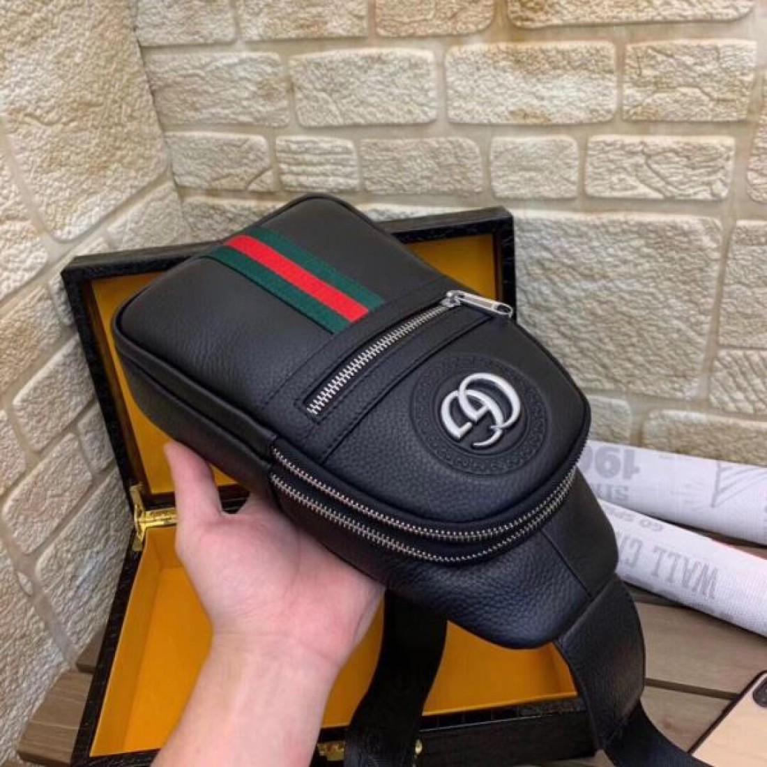 目を引く GUCCI グッチ コピー ウエストバッグ 高級感溢れるデザイン
