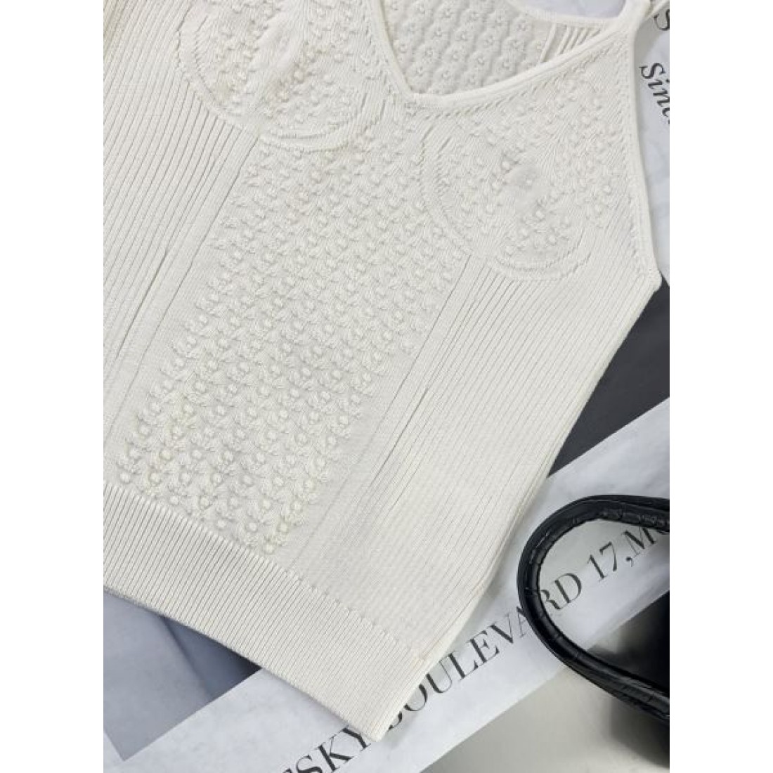 上質なファブリック CHANEL シャネル コピー チョッキ 魅力的なディテール