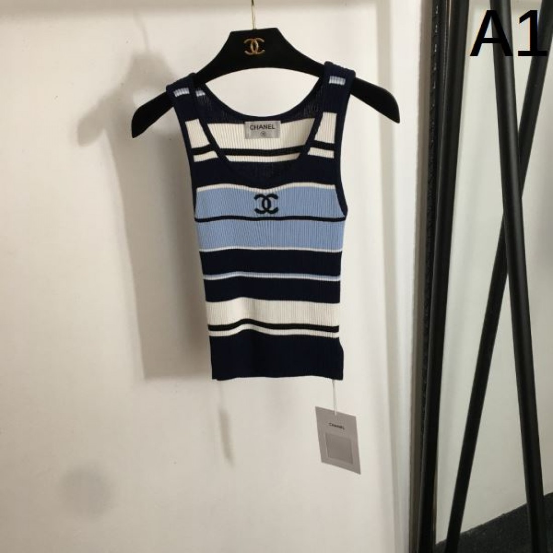 新しい季節にぴったり CHANEL シャネル コピー ニットベスト 究極のファッション