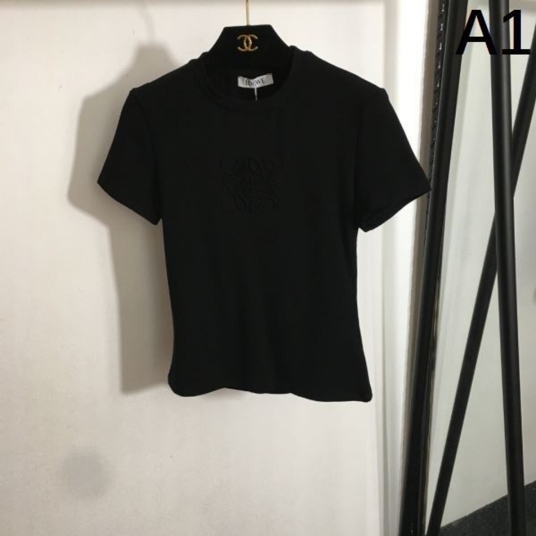 柔らかく洗練された LOEWE ロエベ スーパーコピー 半袖Tシャツ