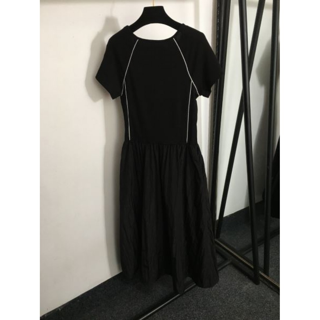  ALEXANDER WANG アレキサンダーワン コピー ワンピース 個性的でエッジの効いた