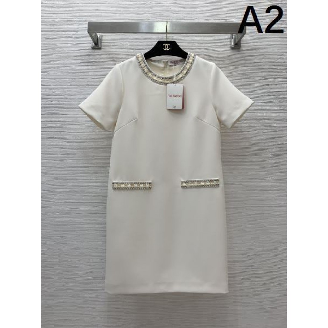 シンプルで上品 VALENTINO のヴァレンティノ コピー ワンピース スタイルが決まる